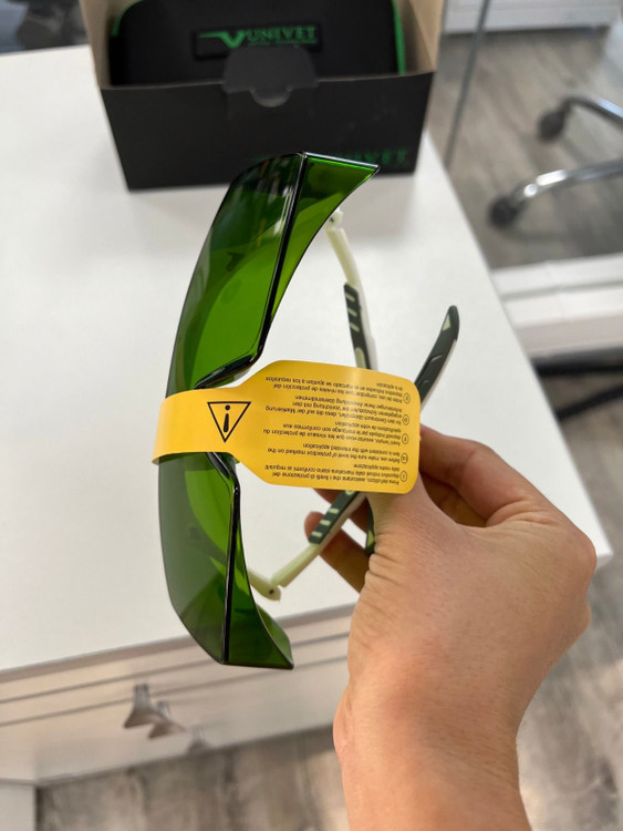 عینک لیزر Univet مدل 5X7L.00.00.651