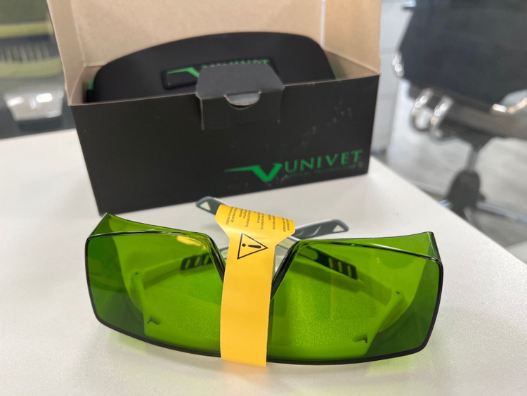 عینک لیزر Univet مدل 5X7L.00.00.651