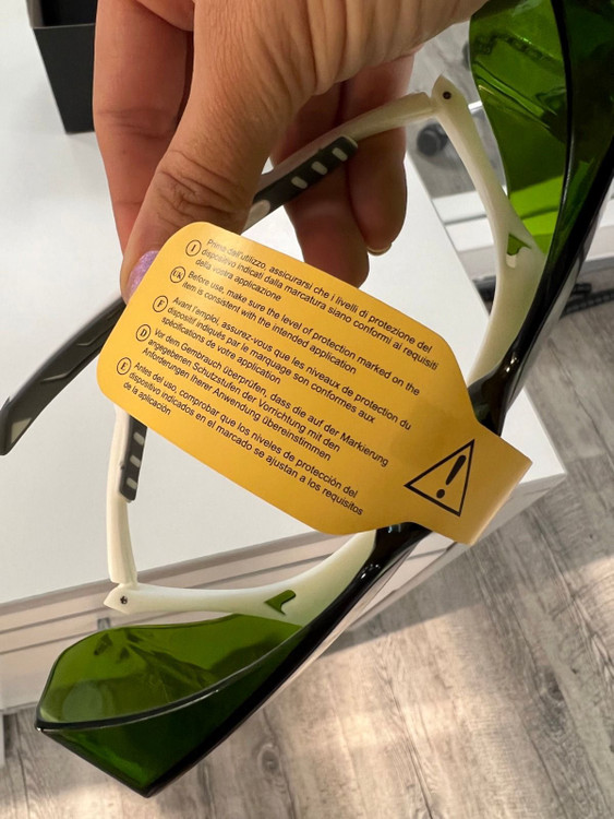 عینک لیزر Univet مدل 5X7L.00.00.651